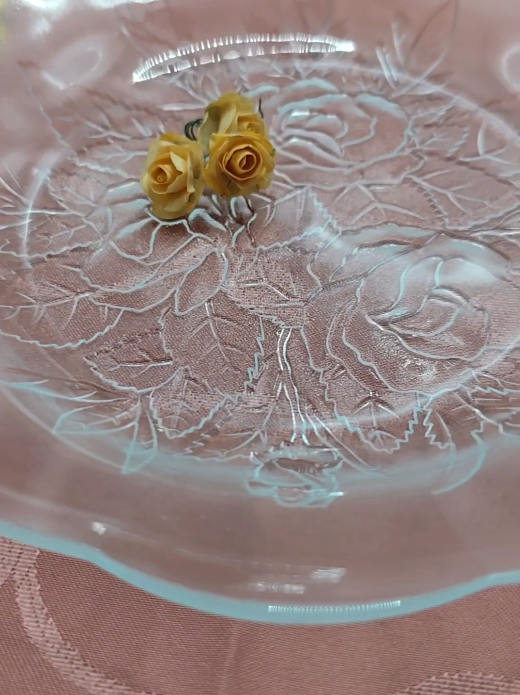 Prato Fundo Rosas Transparente #romântico #flor #vidro #prato #pratosfundos 