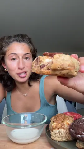 Review of all the cookies is on my instagram!!! #lilascookiejar 