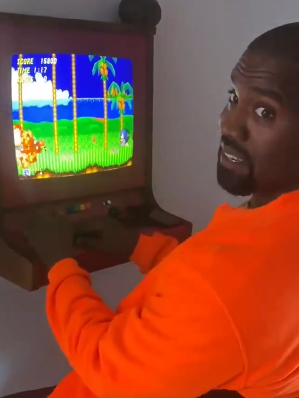 Kanye Playing Sonic In Kid Cudi's House #kanyewest #kanye #sonic #kidcudi #2020 #YE #game  #sonicthehedgehog #fypシ゚viral #tiktok #fypシ #trend #foryoupage #viralvideo 