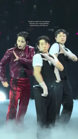 i’m not complaining though ! 😁 #seonghwa #parkseonghwa #bbt #bbtrippin #ateez #ateez_official #ateeztour #ateeztour2025 #ateezinyourfantasy #inyourfantasytour #kpop #kpopconcert #kpopfyp 