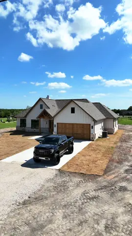 🔥1 Acre🔥Modern Farmhouse🏡🌳 $440,000 1% down with new financing program if you get approved!🙏🏻 📍 just outside Kaufman! 🤩 🛏 4 Beds | 🛁 2 Baths |  Featuring warm wood tones, an open-concept layout, and natural light flowing throughout… this one checks all the boxes ✅ 📲 DM me to set up your private tour before it’s gone! Eleazar Jimenez 4️⃣6️⃣9️⃣-7️⃣3️⃣3️⃣-2️⃣8️⃣2️⃣7️⃣ Jimeneztherealtor@gmail.com Only 1 Realty Group LLC Listing Agent - Lilibeth Moreno - Monument Realty #kaufmantx #dallas #realtoroftiktok #dallastx #fyp #newhome #housewithland 