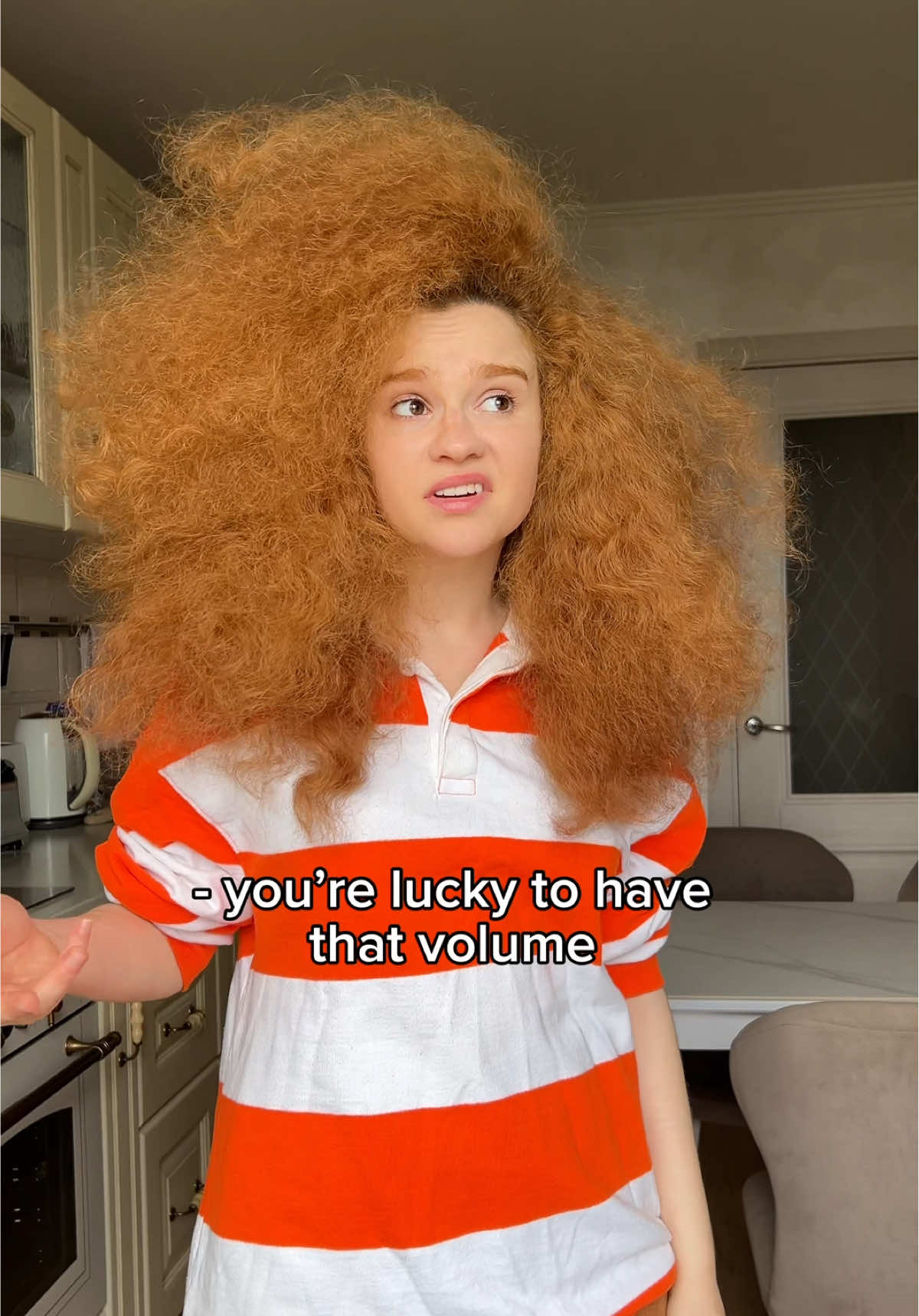 Volume secret?🔥 Here you go : I always diffuse my hair by small section and close to the roots and I set medium temp on my @wavytalkofficial Turblow Pro hair dryer and use the fastest speed which makes the whole process fast and simple. It also has heat damage protection.💖 Last thing and very important is to section the upper part of hair cos it’s where the volume hides.  #wavytalk #wavytalkhair #curlyhair 