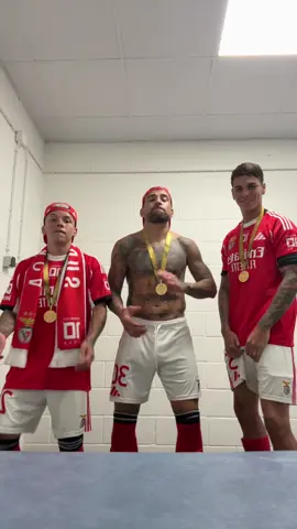 @Nicolas Otamendi #enzo  Campeones 🏆🕺