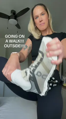 getting outside even if it’s small is so important!!!!!!!and always makes me feel 10x better!!!!!!💛💛🐸💚🌟☘️🌿 thank u @Midnight Lunch for the cutie belt bag!!! #outdoorsy #Outdoors #fyp #Hiking #fitcheck #nature 