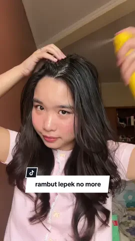dari rambut lepek banget, langsung on point lagi! 😉 #gastanpakeramas #dryshampoograceandglow 