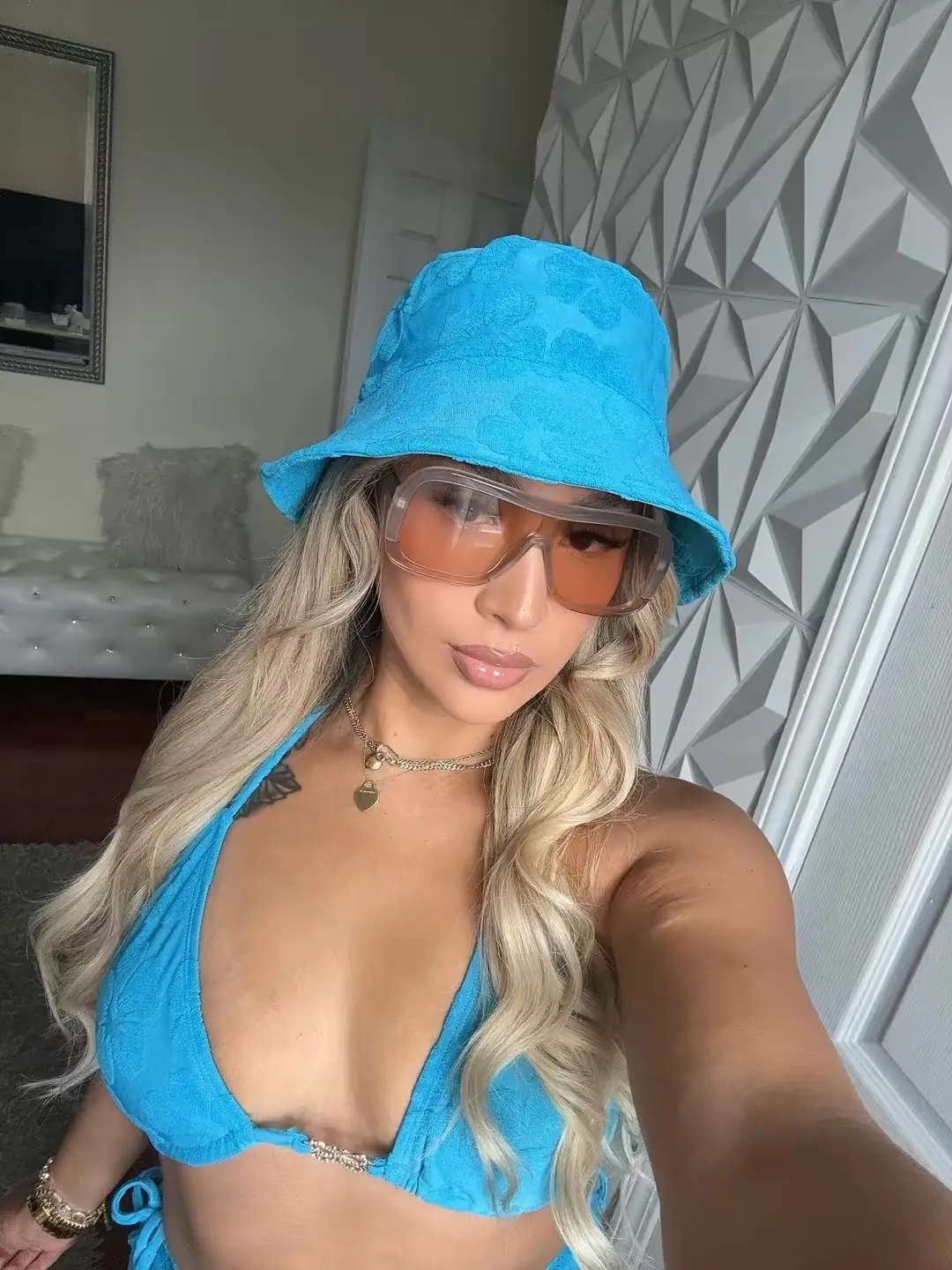 Ocean views, main character moves 🦋🌊💋🍹🩵👩‍❤️‍💋‍👨