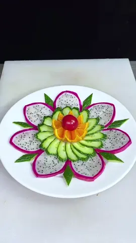 The art of dragon fruit plating🥰🥰🥰 #fyp #tiktok #good #fun #chef #funny #awesome #food #skills #master #amazing #Love #girl #cake #respect #cool #👍 