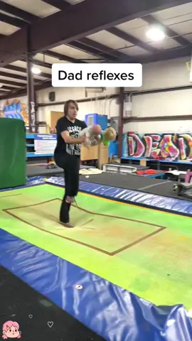 Daddy’s reaction saved the baby from falling.#fentysuperbrandday #baby #dad #dangerous #funny #fyp 