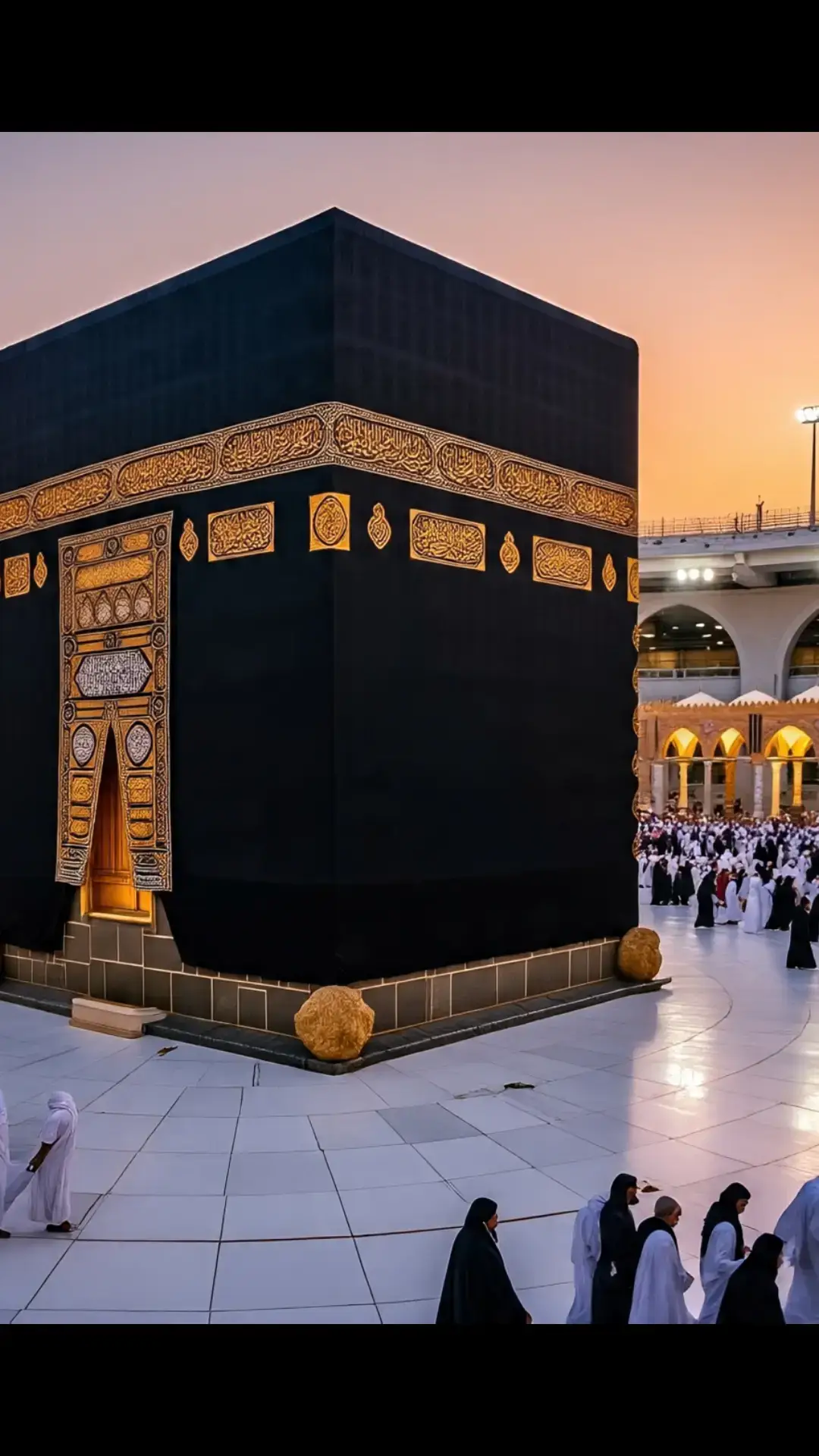 This image captures the majestic beauty of Masjid al-Nabawi, the Prophet's Mosque, located in the holy city of Madina. The iconic green dome marks the resting place of the Prophet Muhammad (PBUH). Surrounded by elegant minarets, the mosque's stunning architecture is illuminated under a clear blue sky. The expansive marble courtyard reflects the soft sunlight, creating a serene and spiritual atmosphere. Pilgrims are seen peacefully walking and praying, symbolizing the unity and devotion of Muslims from around the world. This sacred site is not only an architectural masterpiece but also a place of deep reverence and tranquility. #unfrezzmyaccount #viral #trading #naatstatus #mashallah #foryou #unfreez