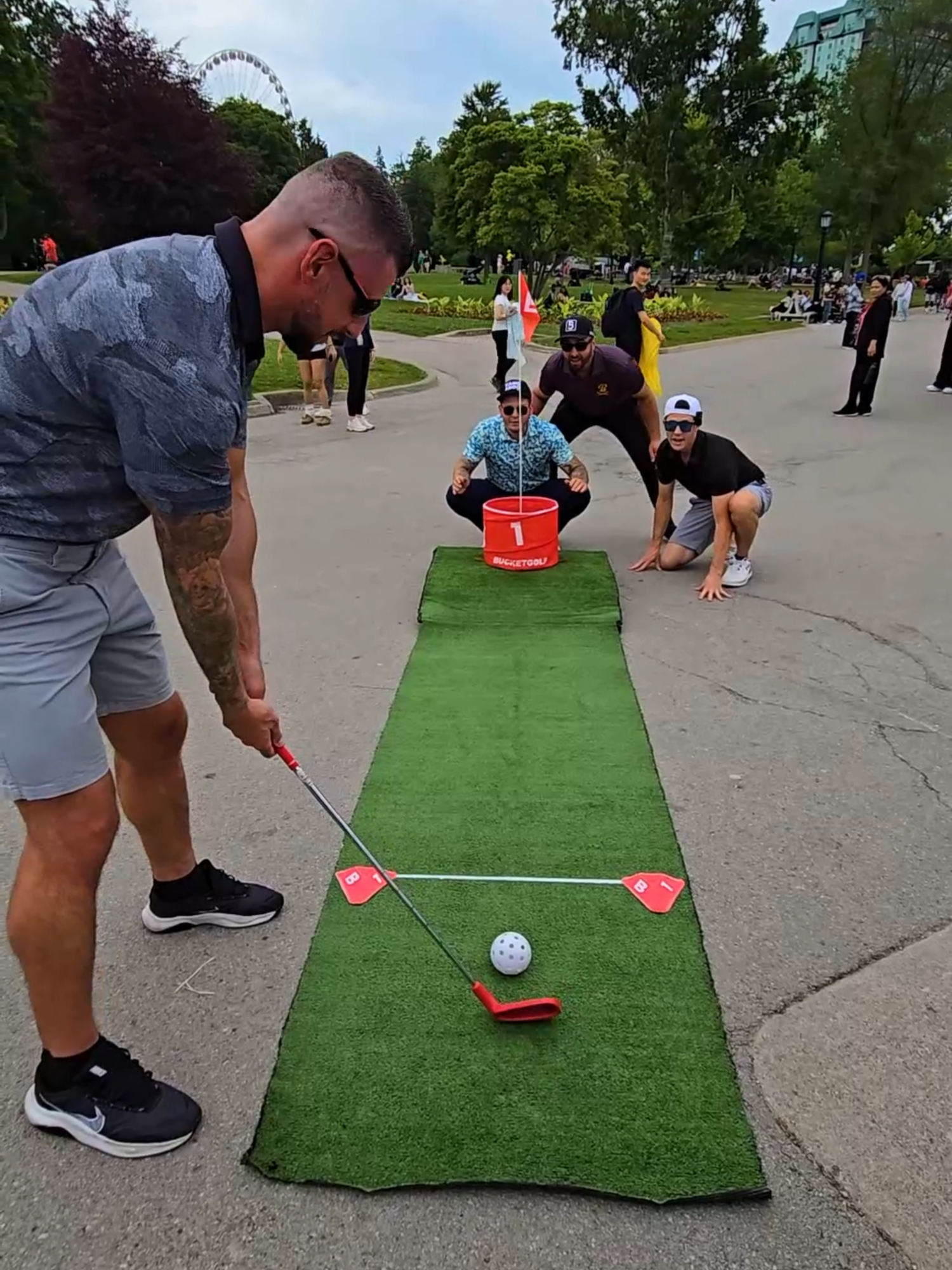 No Pressure.. $100 Bucket Golf Challenge #golfchallenge #golftiktok #golf #publicchallenge #golfaddict