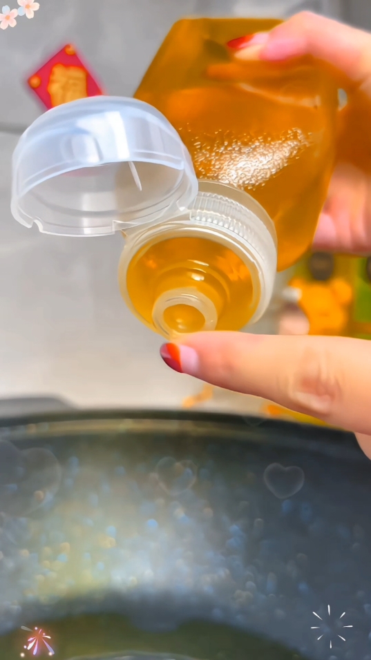 Use this oil pot to cook dishes. It doesn't drip oil or get oily.#kitchen #foryou #goodthing #fyp 