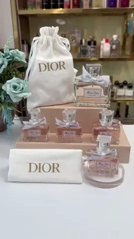 Nhẹ nhàng - sang trọng - nữ tính ba từ để diễn tả về MISS DIOR EDP  -Size 30ml + túi vải em cấp bến rồi nha cả nhà ơiii ##xuhuong #missdior #nuochoanu #thailuureview 