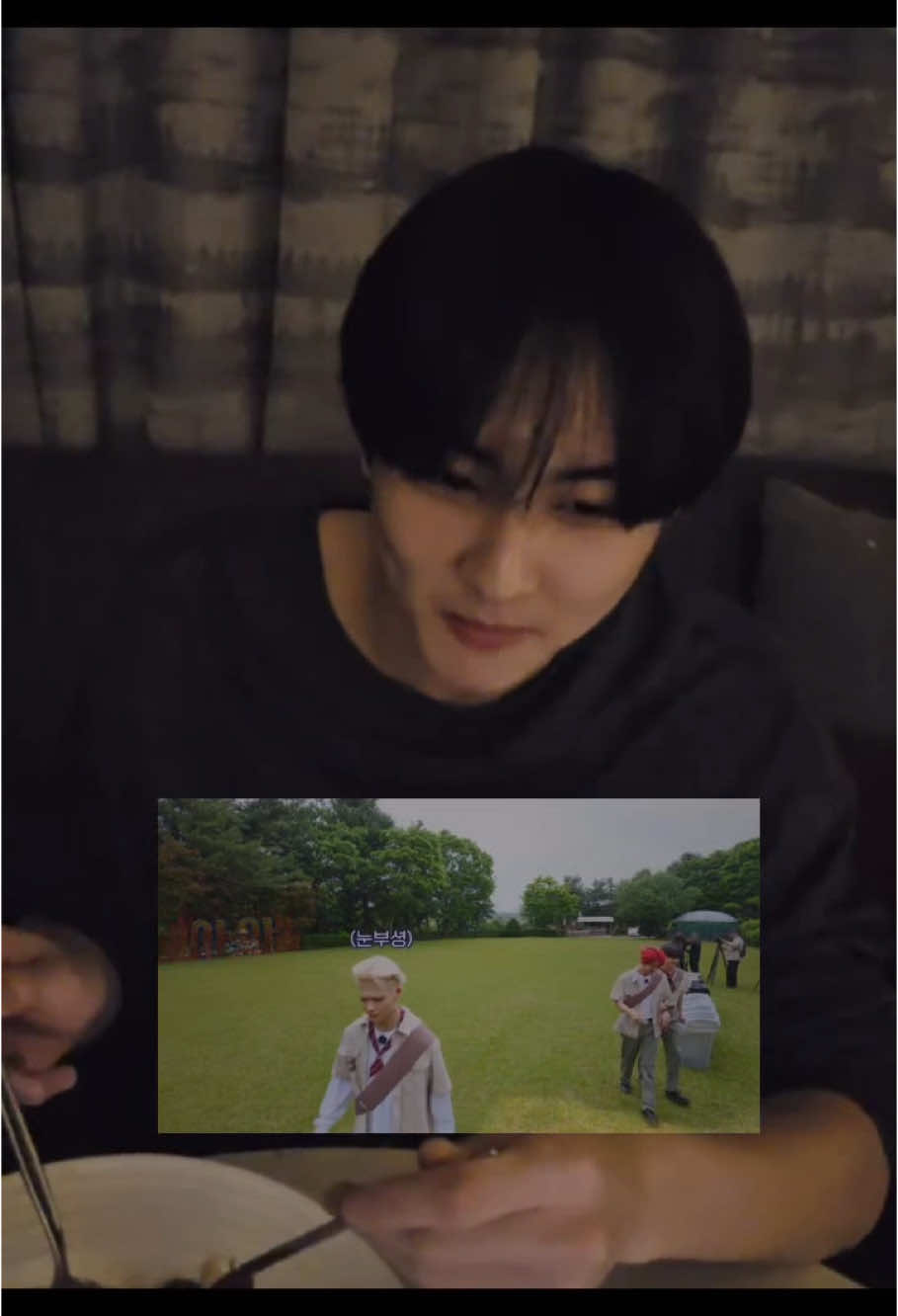 Jungwon watched the En-o'clock during live on Weverse#enhypen #jungwon #engene #kpop #foryou #fancambodia🇰🇭 #tiktok #kpopfyp #fpyシ 