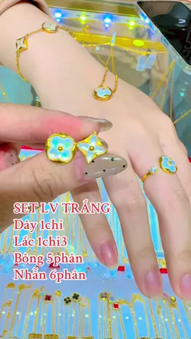 Set LV trắng 🤍 #lactaynu #daychuyennu #kntyvi #vang610 #fyp #viral 