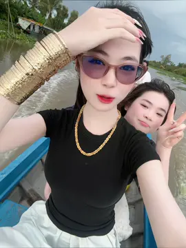chèo xuồng ba lá e đưa chàng sang sông..🤭
