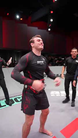 Keeping the belt with him 🏆 Andrew Tackett gets the tap at the end of round one! #UFC #ufcbjj #brazilianjujitsu #andrewtackett