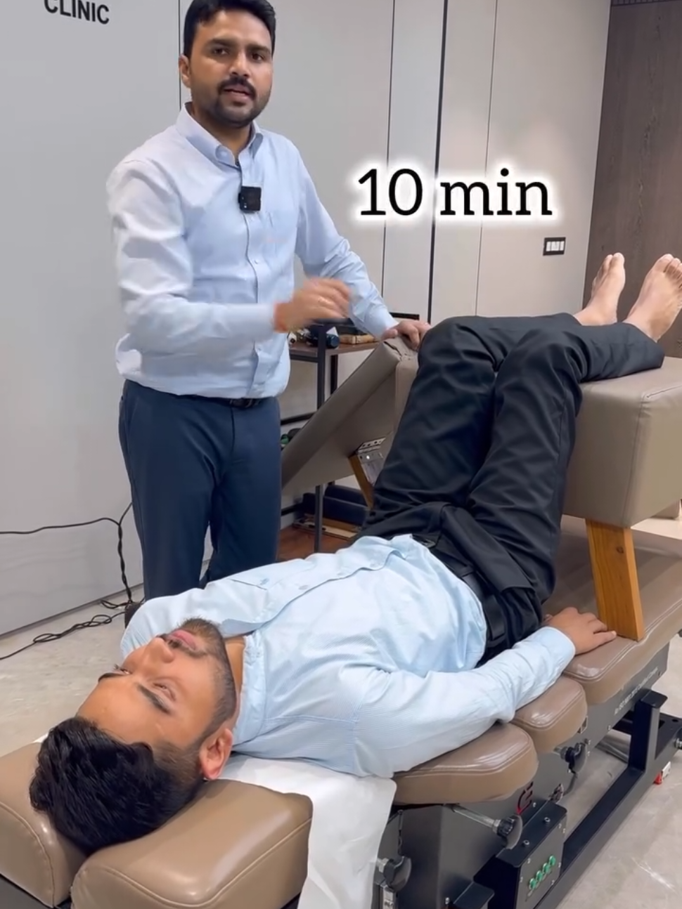 Do you suffer from neck, back, knee, or heel pain? Just 5 minutes of this simple home therapy can help realign your body and relieve pain. In this video, learn: • Effective remedies for cervical and neck pain • Easy solutions for back pain and slipped disc • Natural treatment for knee pain and swelling • Cold therapy for plantar fasciitis and heel pain Use a rolling pin, towel, and oil for complete pain relief — all from home! 🔔 Subscribe for daily home remedies and healing exercises!