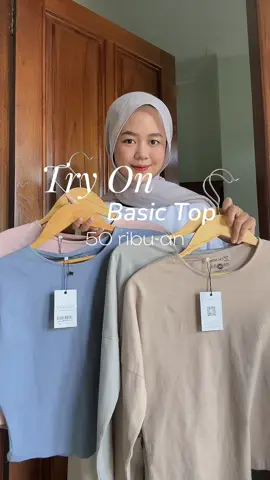 yg suka basic outfit wajib punya‼️ keluar rumah pake kaos gini aja udah cakep sih🥰 #basictop #kaospremium #kaospolospremium #kaoszalmore #zalmore #basicfit #basicoutfit #casualoutfits 