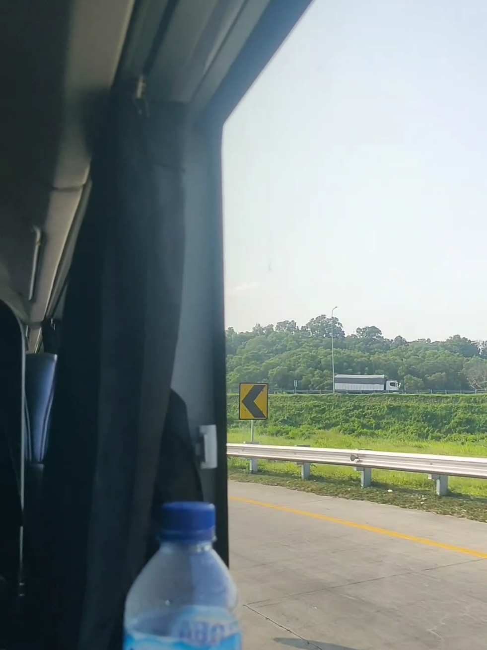 naik bis+lagu minang. #otwpadang #laguminang #alhijrah  #silvihayati #promoseruweekend 