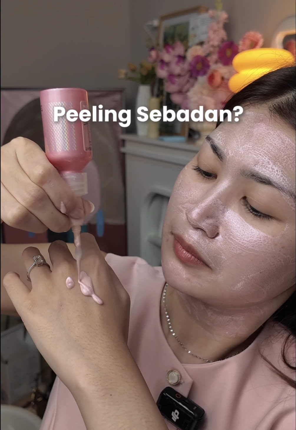 Sampe diomelin sama brandnya gara-gara pake tiap hari WKWKWK tp cobain deh si pink peel, ketek sm lutut aja bisa glowing pake iniii @L'Oreal Paris Indonesia #PeelLikeAProID #LorealParisID #Skin #peelingpink 