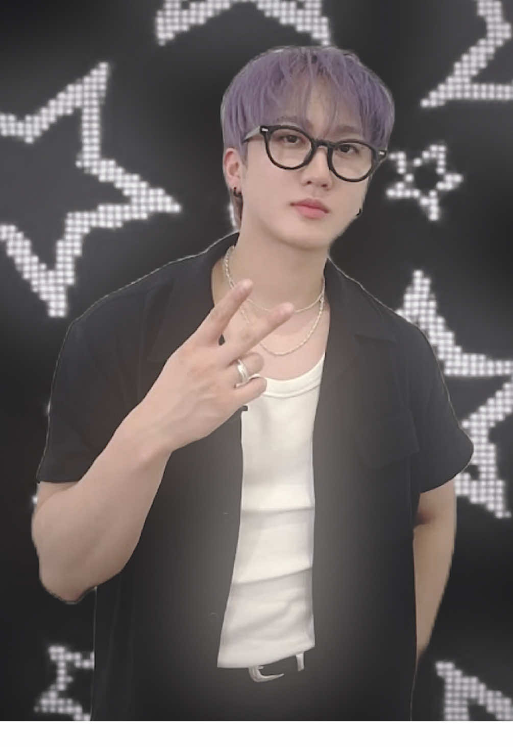 mi changbinsito t amo re mucho☹️☹️  algunos ‘stays’ solo t ven como ‘el del gym’ o ‘el menos bias’ pro a mi eres mucho mas y por siempre t amo. si seo changbin tiene 100,000 fans, soy uno. si seo changbin tiene 10 fans, soy uno. si seo changbin tiene 1 fan, ese soy yo. si seo changbin tiene 0 fan, hyunjin me pinche mató por robarle a su esposa okay ya me estoy quedando dormi mientras escribo esto goodnight i hope i wake up to at least 2 likes thank you #changbin #seochangbin #straykids #fyp #viral 