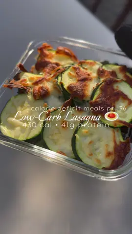 Part 36| Meals you should be eating on a calorie deficit Recipe for Cheesy lasagna bake: •250g zucchini •4oz ground beef •1oz mozzarella cheese •4oz cottage cheese  FOLLOW for DAILY calorie deficit recipes!  #caloriedeficitmeal #creatorsearchinsights #EasyRecipes #Fitness #healthyrecipes #highprotein #mealprep #quickrecipes