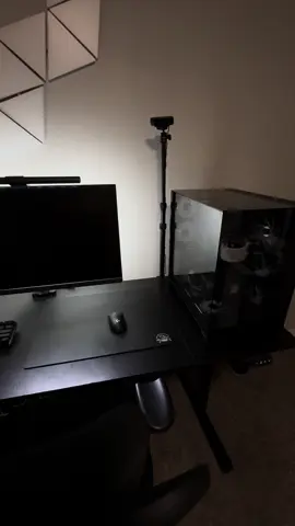 Black setups are superior🖤 2nd monitor is in the works👀 Not sure how soon tbh, but dual monitor layout is gonna be so fire.  #desksetup #monitor #pcsetup #pcbuild #GamingSetup 