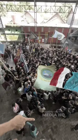 Euforia santri PP. Hamalatul Qur'an jogoroto saat menyanyikan lagu Tanah Airku. #indonesia #fyp #pondokpesantren #santri #euforia2025 #kemerdekaan #hutri80 #tanahairku #pphamalatulquran 