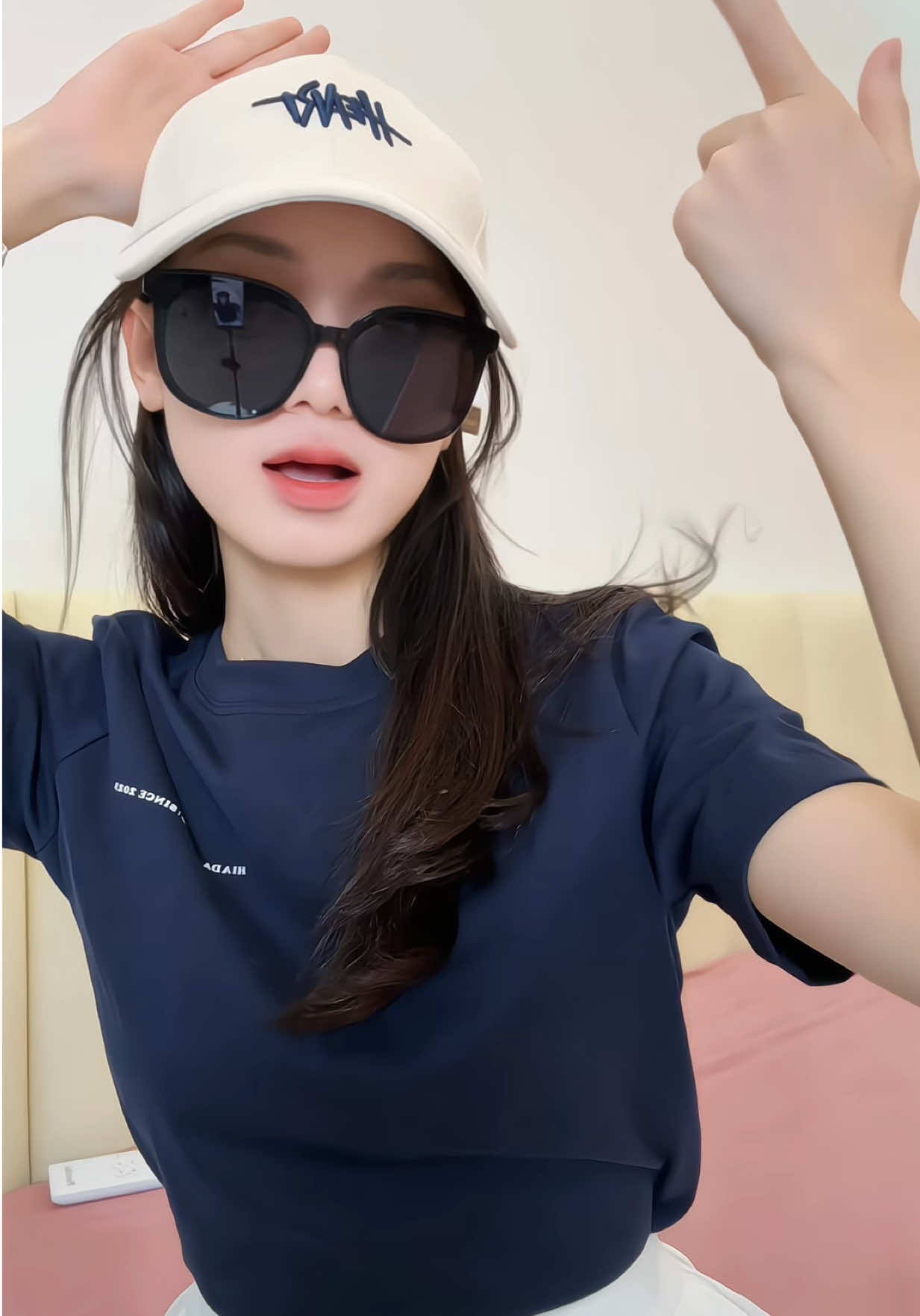 FOM MŨ NÀY RẤT ĐẸP, đội lên trÔNG MẶT BÉ ĐI ảo thiệt ha