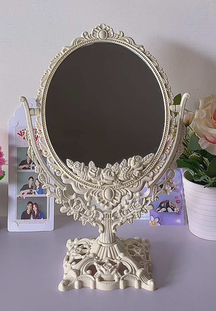 this vintage mirror 🪞 #vintage #vintagemirror #nordicstyle #mirror #aestheticmirror #vintagevibes #snowwhite #fyp #foryou #fypシ゚viral 