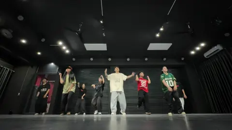 Nhạc sếp nghe bao nhiêu lần cũng hay, Dc : me #sontungmtp #sky #virusdancestudio 