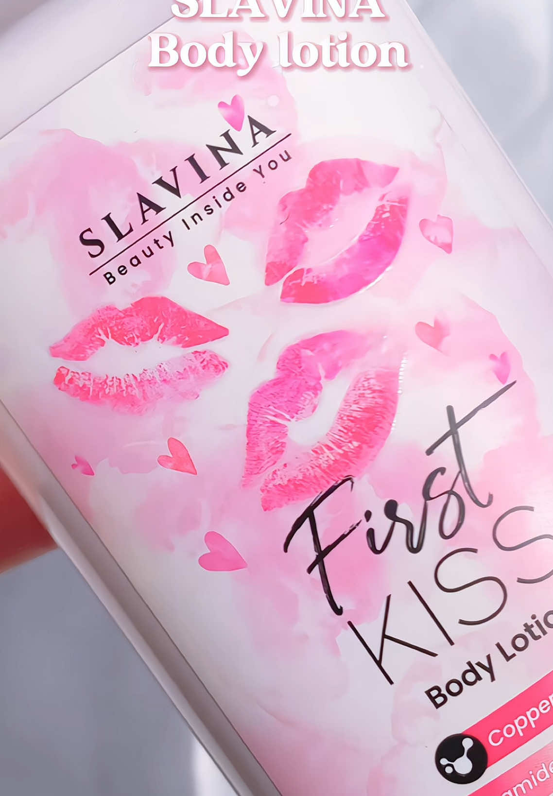 SLAVINA BODY LOTION FIRST KISS  Wanginya mewah dan elegan dengan kesegaran citrus yang dikombinasikan dengan manisnya vanila dan sandalwood  @Slavina  #SlavinaIndonesia #SlavinaByNagita #bodycareroutine #bodylotion #DiskonAkhirBulan 