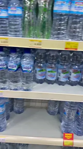 Coba-coba minum merk baru aquviva, ternyata masih enakan yang lama kalo menurut kalian yang enak apa?  #aquviva #cleo #airmineral #air #airminum #minuman #airbotol #fyp #viral #beritaterkini 