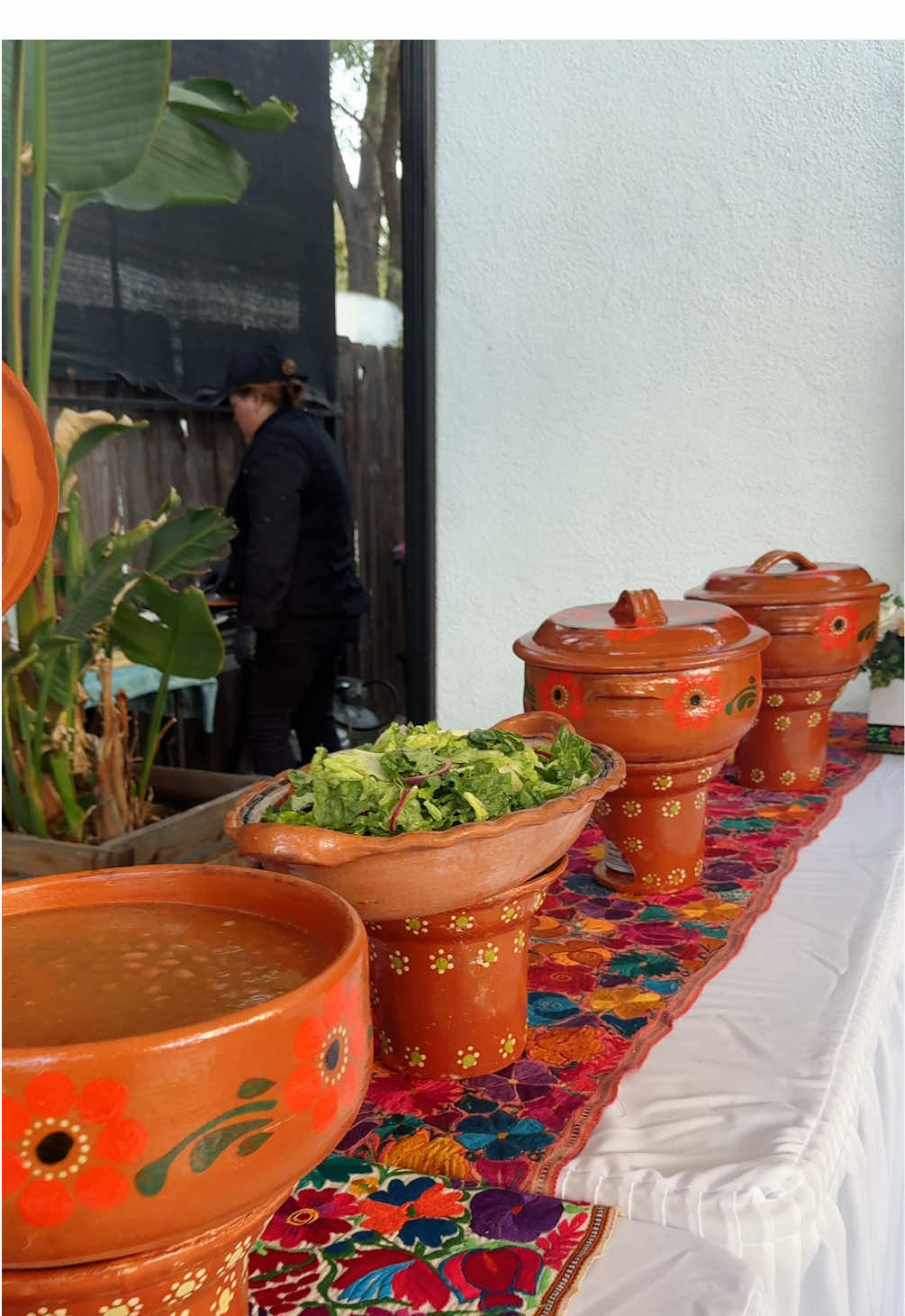 Are you still looking for a vendor that will cook your favorite dishes?! Look no further 🥰 #mexicanfood #comidamexicana #socal #fyp #losangeles #inlandempire #sanfernandovalley #santamonica #santabarbara #sandiego 