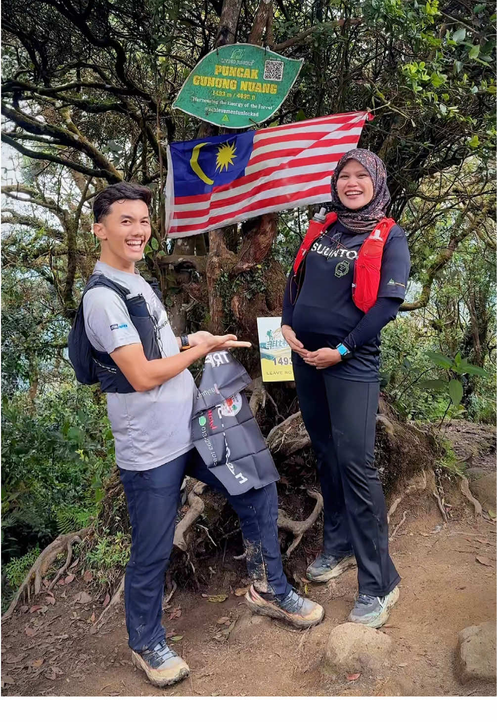 Bismillahirrahmanirrahim… Mohon doakan yang baik-baik belaka ye buat kami 🤲🏻 Mommy dah tak boleh nak sorok da, susah jadi orang famous ni 🤪. Sejenis tak boleh duduk diam, selagi masih kuat ✌🏻 #expecting #pregnant #run #Running #hike #Hiking #Outdoors #mountains #nature #fyp #reels #tiktok #gunungnuang