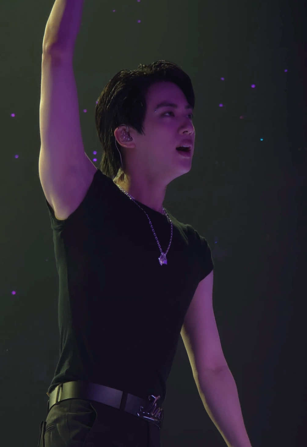 Just casually ruining lives again🔥🥵I don’t know how we’re supposed to act normal after this!!! #kimseokjin #jin #runseokjin #btsjin #btsarmy 