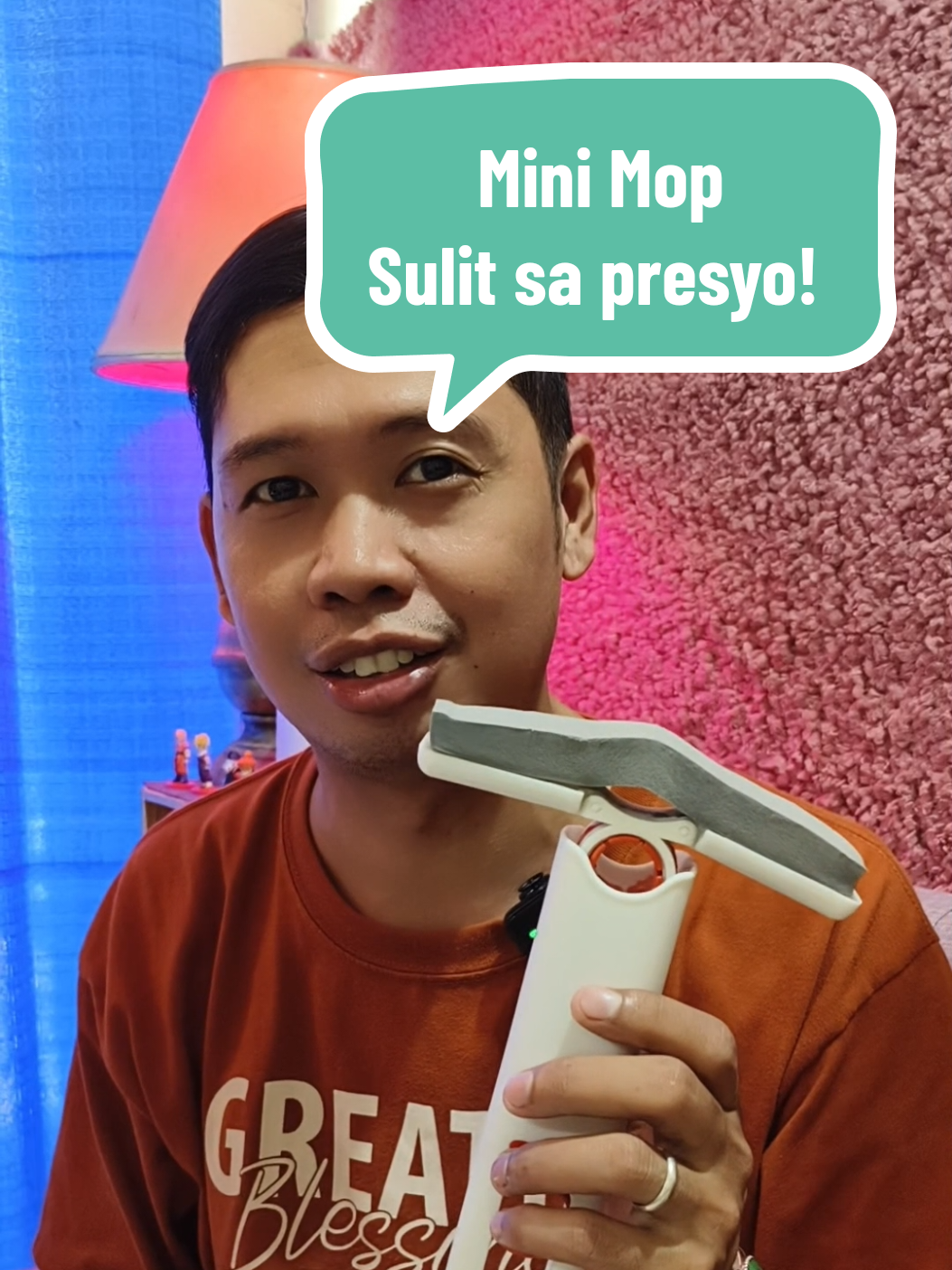 Mini mop na maaasahan natin sa mga natapung liquid sa floor at table, pwede ding gawing glass mirror cleaner.  #mini #mop #cleaner #glasscleaner #homesupplies #affordable 