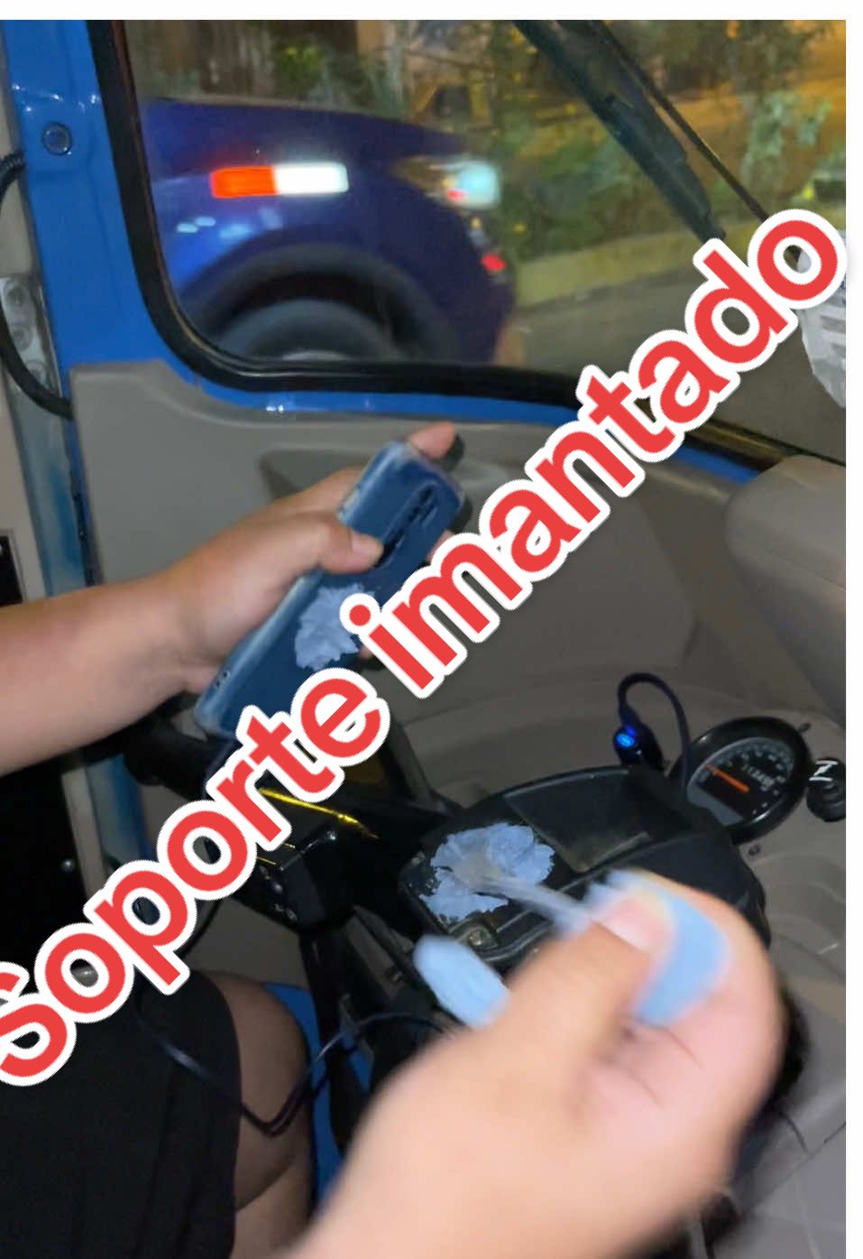Soporte imantados para celular en una moto taxi , #soporteimantadoparacelular #soporteimantado #holderimantado #soportedecelular 
