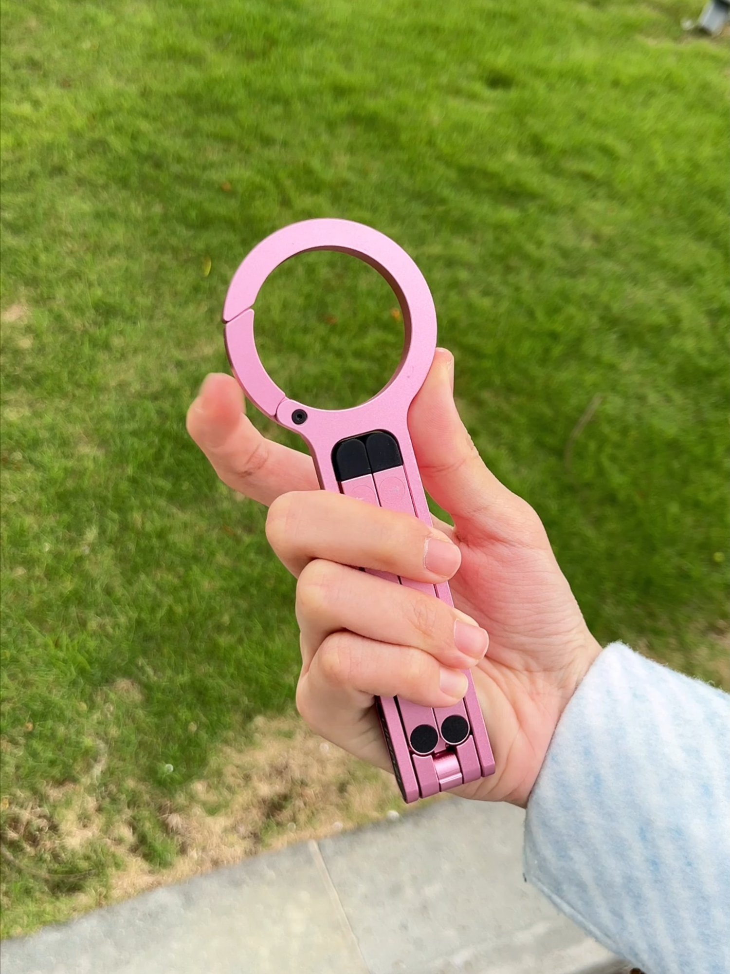 Ulanzi MA30 Magnetic Phone Tripod Stand. #ulanzi #magneticphoneholder #magneticphonestand #magneticphonetripod #magnetictripod #phoneholder #phoneholderstand #phonestand