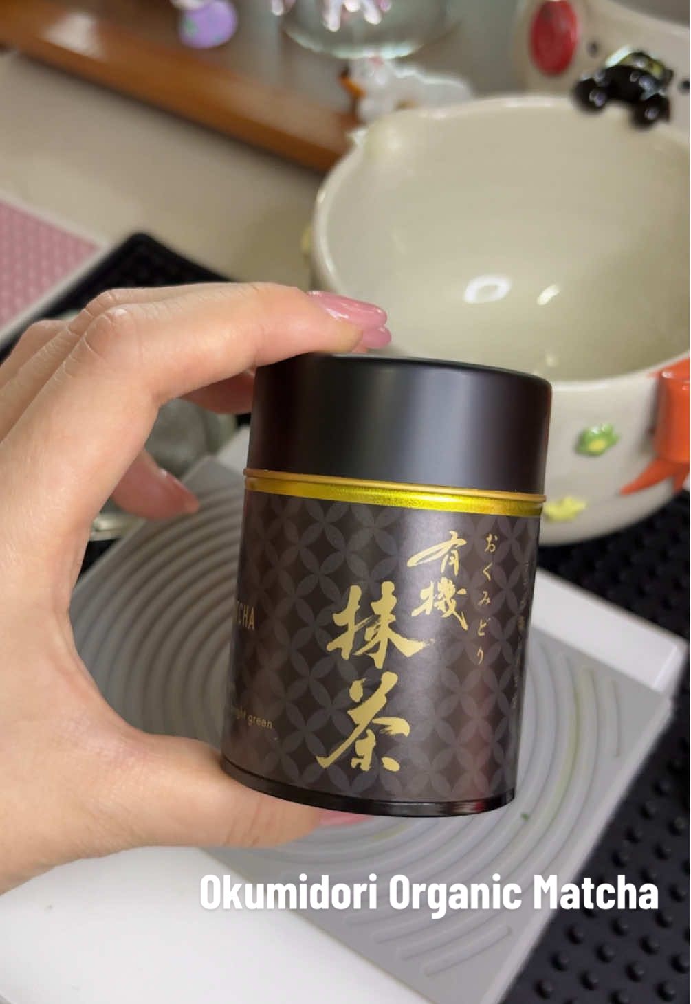 Okumidori Organic Matcha (Shizuoka) 🍵🍃 รสชาติ : หวาน ไม่ขม ไม่ฝาด  ตีแบบ cold whisk จะมีความกลมกล่อม ครีมมี่ อูมามิ มีความถั่วบางๆ ออกแนวหญ้าหวานหน่อยๆ แต่ละมุนกว่า matcha สายพันธุ์ Yabukita กับ Samidori แน่นอน  ชงกับนมแล้วแอบเปลืองไปหน่อย🫠  #matcha #matchalover #มัทฉะ #มัทฉะลาเต้ #มัทฉะแท้ #ผงมัทฉะ #matchalatte #purematcha #clearmatcha #เพียวมัทฉะ #coldwhiskmatcha #มัทฉะชาเขียว #yamematcha #fyp #fypシ #ujimatcha #shizuoka 