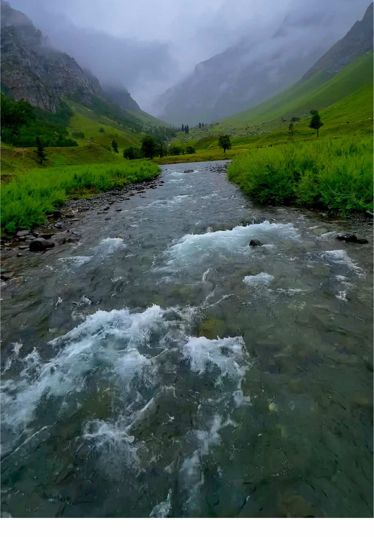 0% Network, But 100% peace 🏔️❤️😍 Guess the location ??  #foryou #foryoupage #skardutourismclub #goomopakistan #unfrezzmyaccount #k2adventureclub 