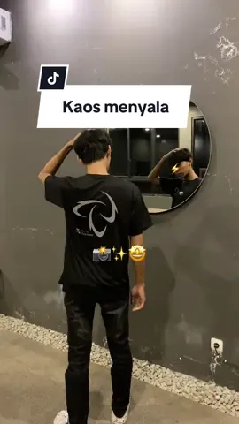 Kaos menyala nih kece abies🤩 #kaosreflective #kaosmenyala #kaosreflektif #kaoskeren #gajiansale 