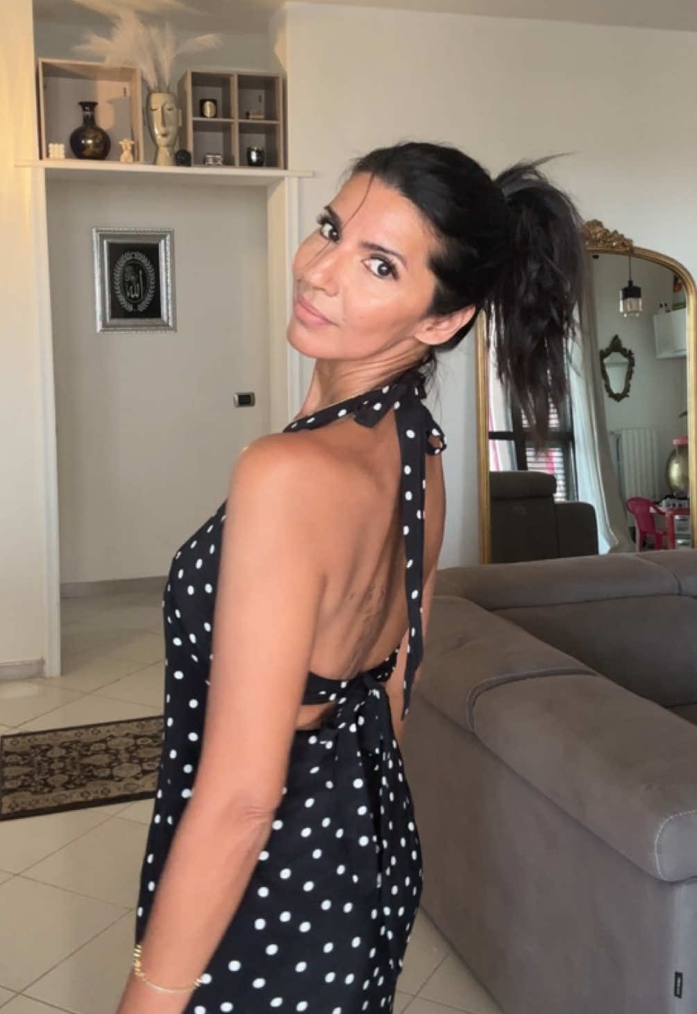 My mom came to visit us in Italy 🇮🇹 and my daughter decided Nana needs to marry an Italian so she can stay here forever 😂 So naturally… we got her dolled up and took her out for dinner, but first, lashes! 👁️✨ @Fayrooz  ✨ Tip: For best results, always apply the bond to the base of your natural lashes AND the cluster band, this helps your lashes last longer and stay perfectly in place +- 7 days.  📦 DIY lash kits available in South Africa at the link 🔗 in my bio  🖤 Safe. Easy. Comfortable. Nana-approved. #southafrica #diylashes #grandmasoftiktok 