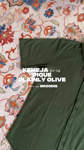 Kemeja pria pique plainly by broodis! Wajib punyaa sih di lemari kalian!  #getreadywithme #outfit #broodis #fyp #styling #cinematic #kemeja #promogajian 