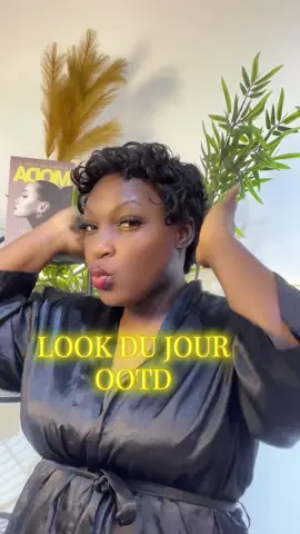 Look du jour qui pourrait t’inspirer on ne sait jamais ! Tu veux la référence de quelque chose ?? Dit le commentaire je te réponds. #benoireblog #styleinspo #OOTD #grwm #fyp #blogueuse #lagode1900 