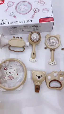 Trước em quay bộ màu hồng rồi nay em quay bộ màu nâu nha. Xinh lắm ạ. Đồ chơi nhạc cụ cho bé yêu 