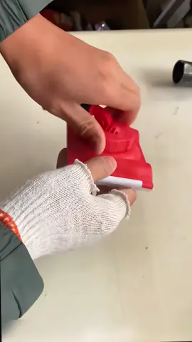 Good tools help a lot! #decoration #decorating #decoratingideas #tools #wall #plastering #plaster #wood #painting #house #woodworking #fsboling #fsbolingmachine #renovation #repair#yeechop#herramientas#инструменты#деревообработка 