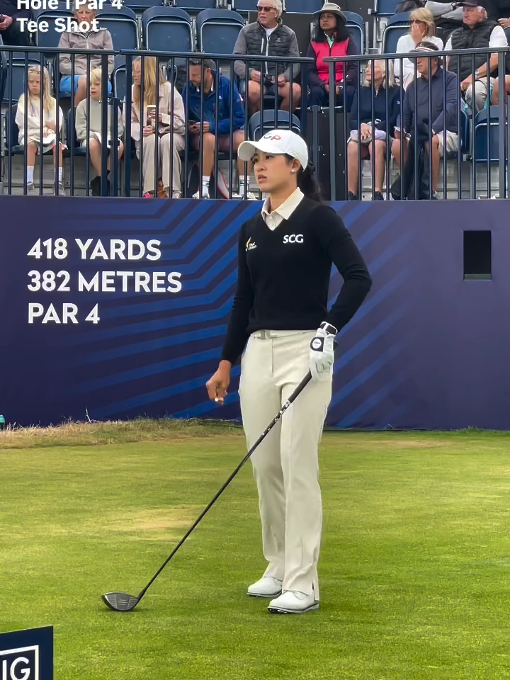 📣 โปรเมียวทีออฟแล้ว หลุมแรกพาร์ หลุม 2 ดี้ สกอร์ -2 อันดับ 17 ร่วม AIG Women's Open 2025 รอบ 2   Credit: Team Pajaree   #golf #lpga #teampajaree #teamthailand🇹🇭