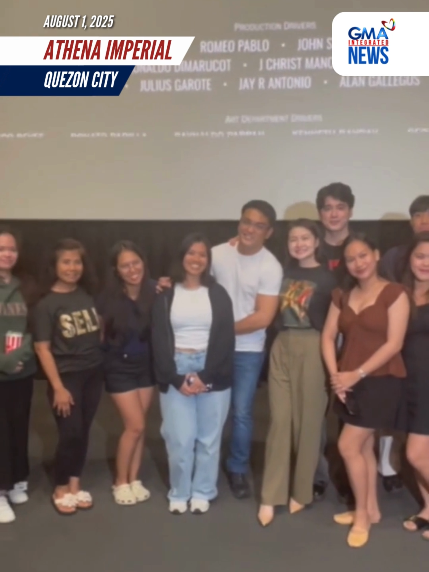 PANOORIN: Sinorpresa ng Kapuso Primetime Princess na si Barbie Forteza, kasama sina JC Alcantara at Director Derick Cabrido, ang mga nanood ng “P77” sa isang mall sa Quezon City. | via Athena Imperial/GMA Integrated News #BreakingNewsPH #GMAIntegratedNews