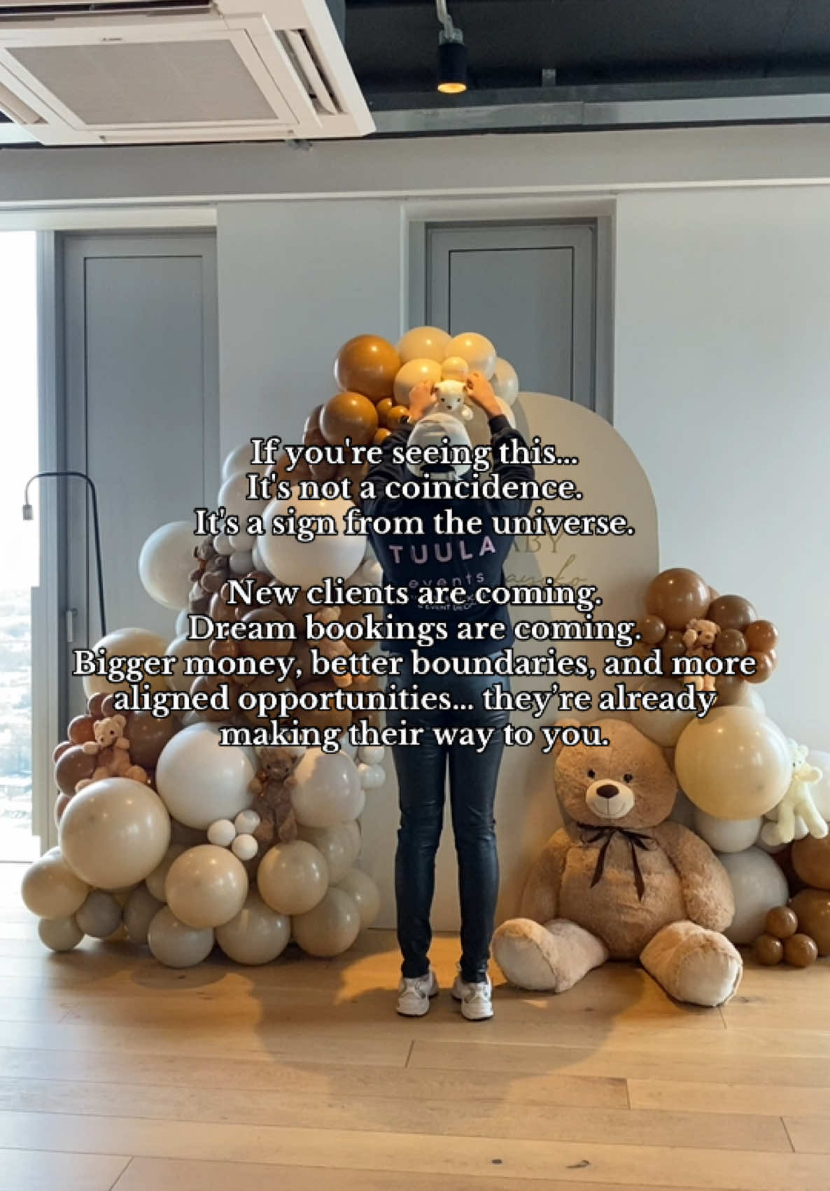 You’re not behind. You’re being prepared. The work you’ve been doing? It’s about to pay off. Keep showing up. The universe is already working in your favour. #balloonartist #balloonarch #motivation #balloonbusiness #SmallBusiness #qoutesoftheday #balloondecor #smallbusinessowner 